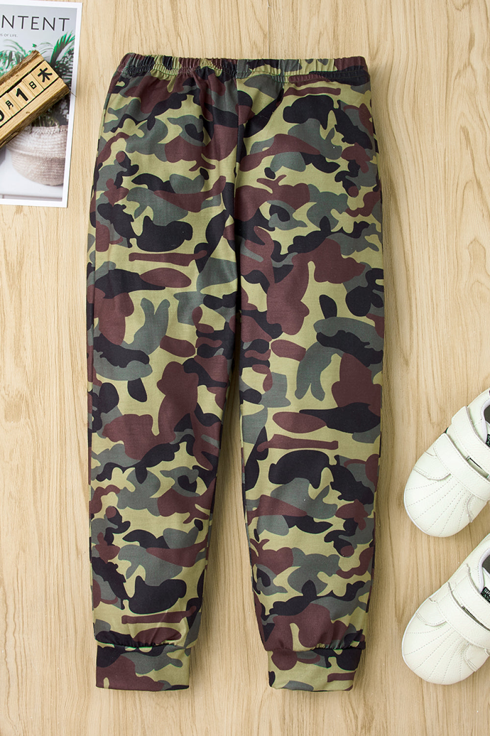 Boys Letter Print Camouflage Hoodie and Pants Set