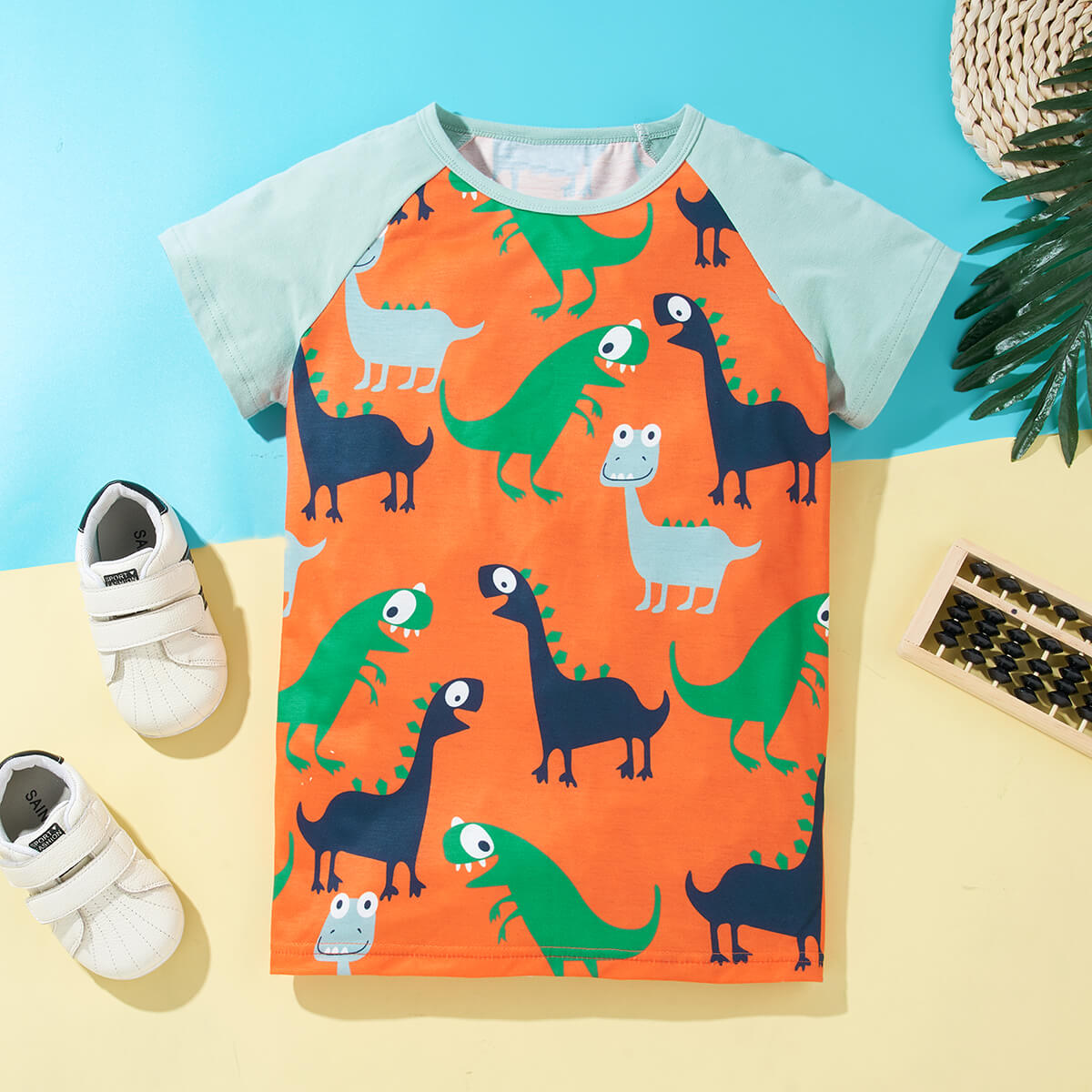 Boys Dinosaur Print Raglan Sleeve T-Shirt and Shorts Set
